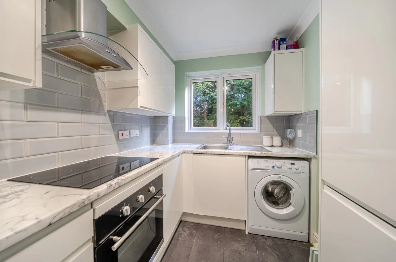 Minley Grove, Fleet, GU51, photo 4