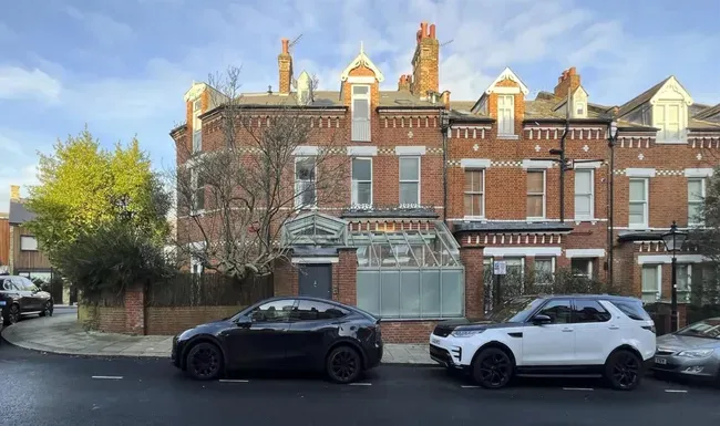 5 bed house for sale — Substantial Five-Bedroom Victorian Fa...