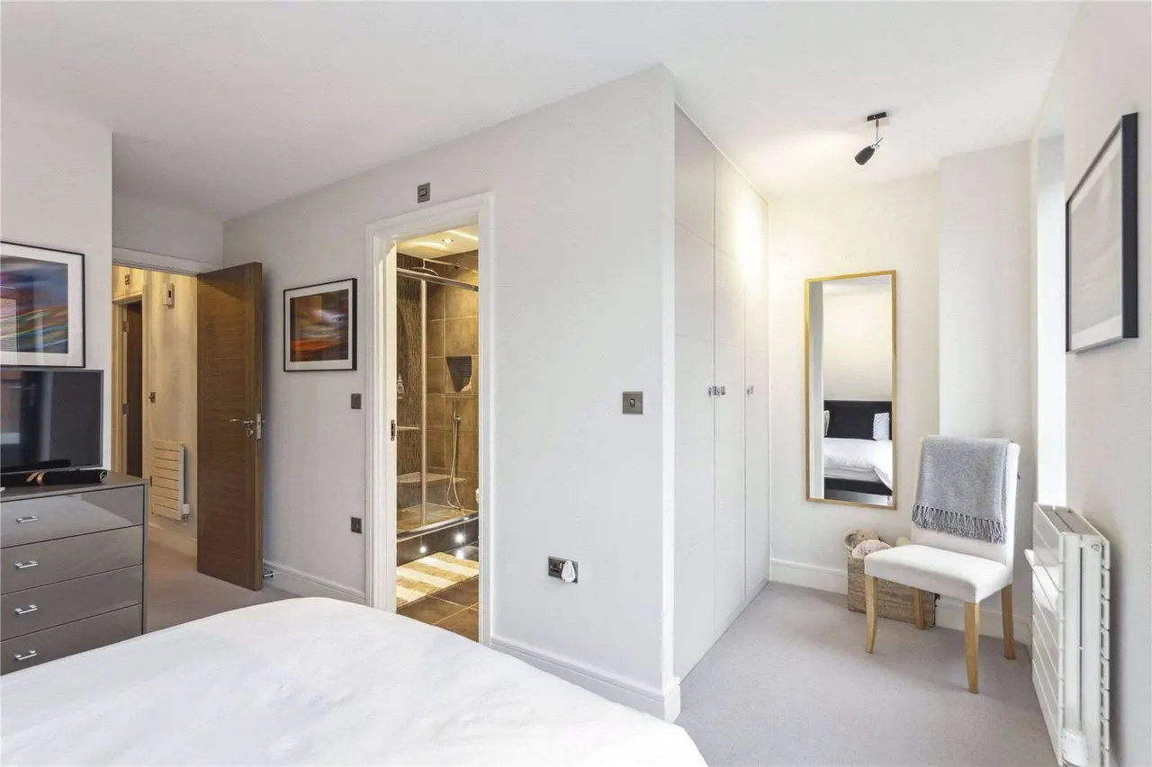 Chestnut Avenue, Guildford, Surrey, GU2 4AE, photo 7