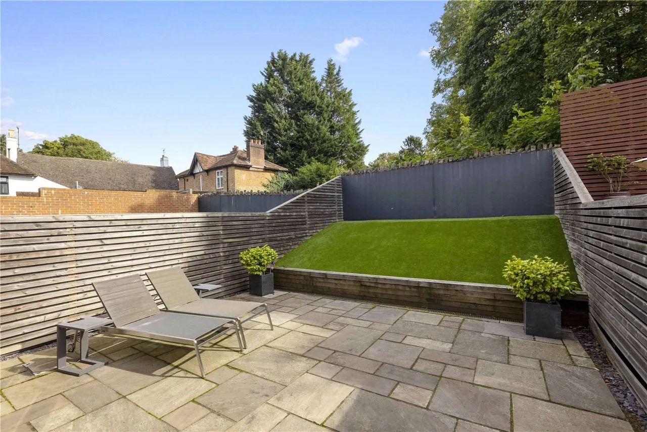 Chestnut Avenue, Guildford, Surrey, GU2 4AE, photo 9