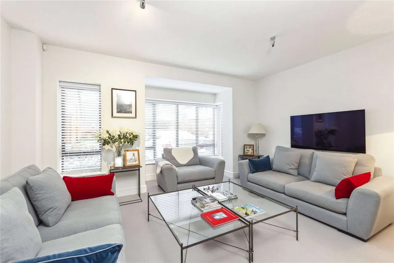 Chestnut Avenue, Guildford, Surrey, GU2 4AE, photo 5