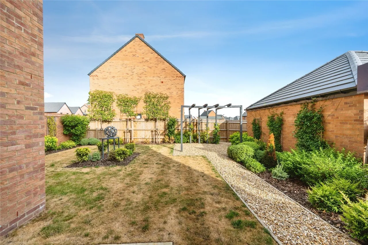 Clipstone Park, Briggington Way, Leighton Buzzard, Bedfordshire, LU7, photo 26