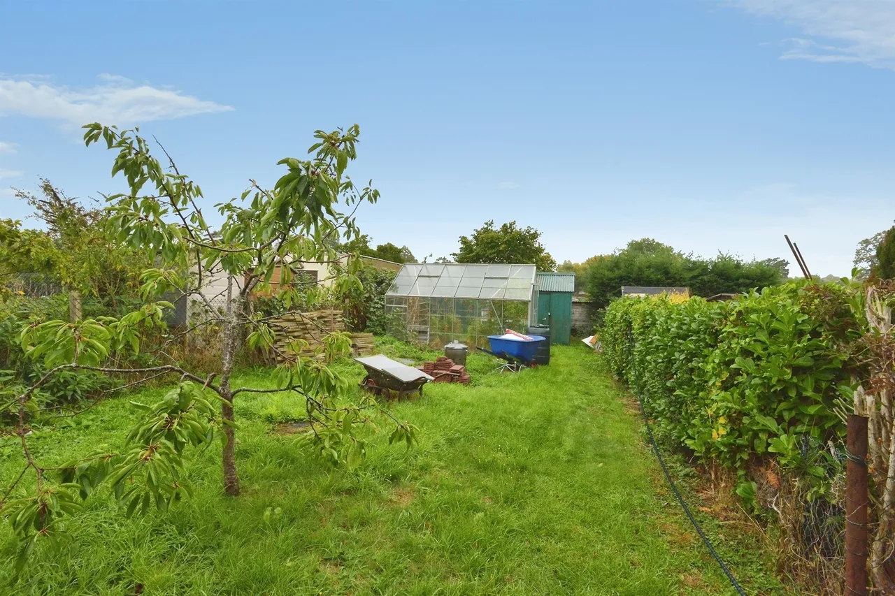 Eaton Avenue, Bletchley, MK2, photo 9