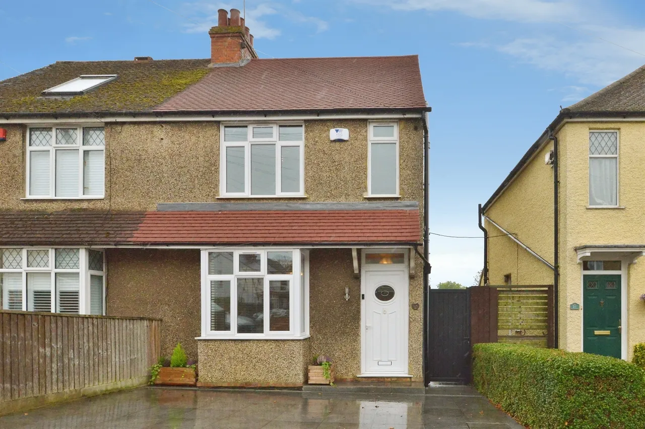 2 bed house for sale, Eaton Avenue, Bletchley, MK2