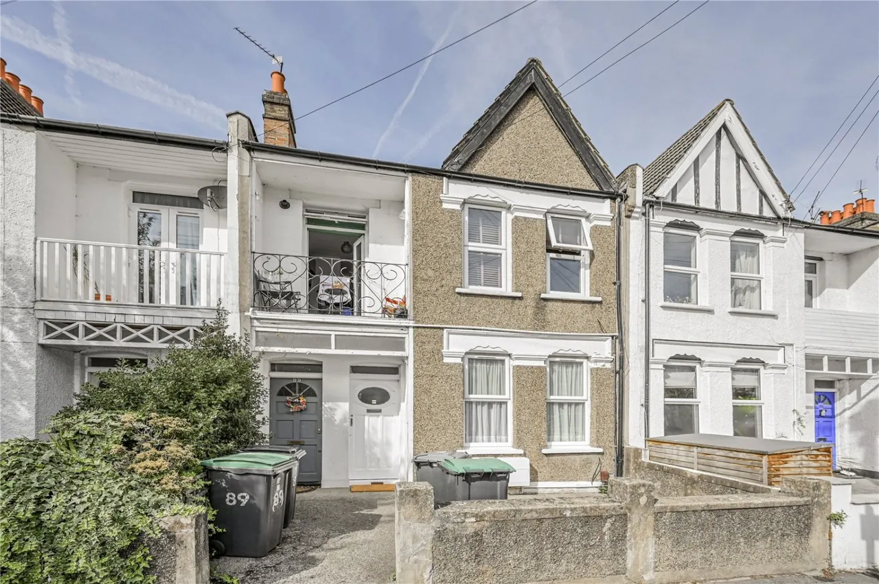 2 bed flat for sale, Sirdar Road, London, N22