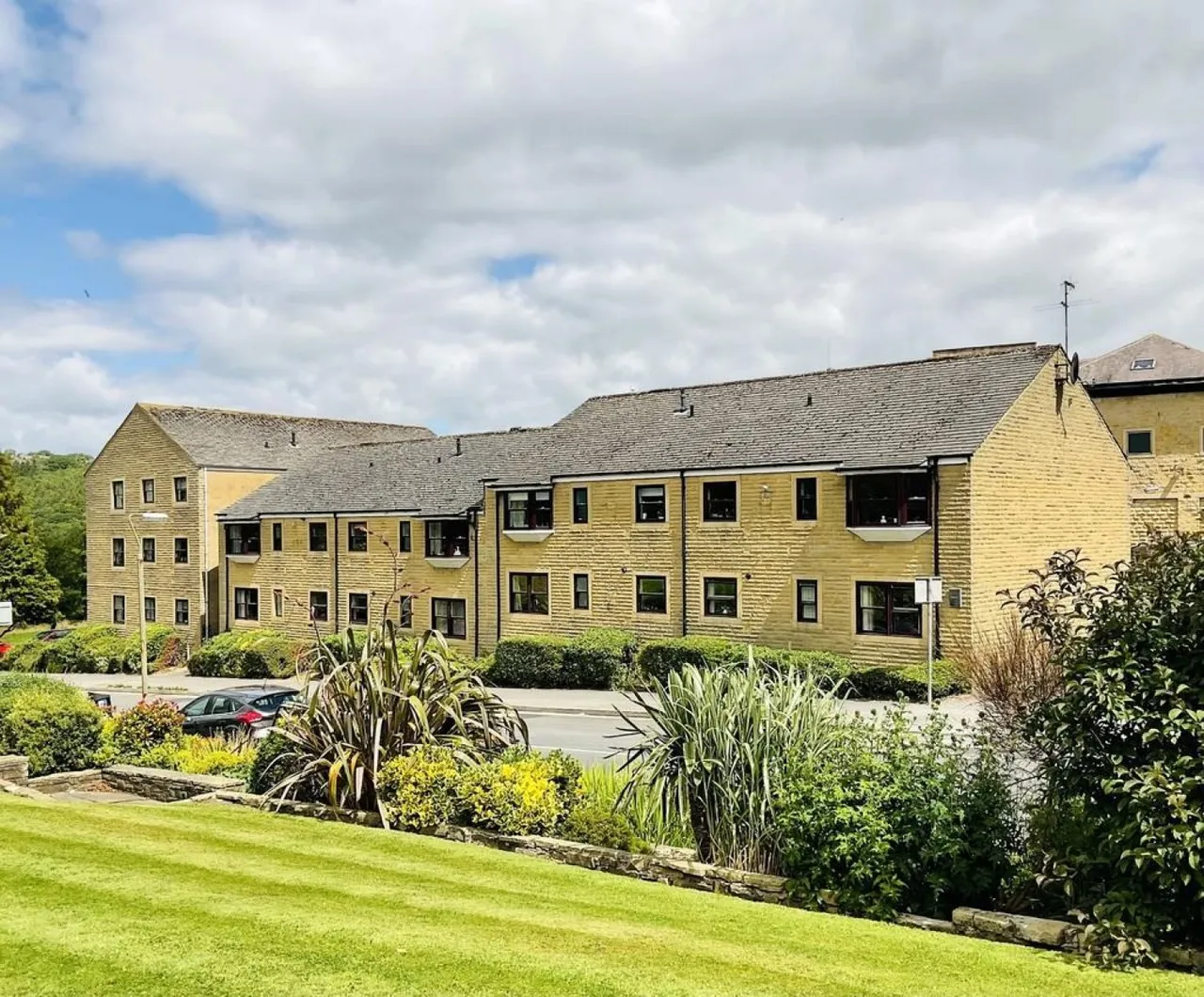 2 bed flat for sale — Castle Gate, Ilkley, LS29