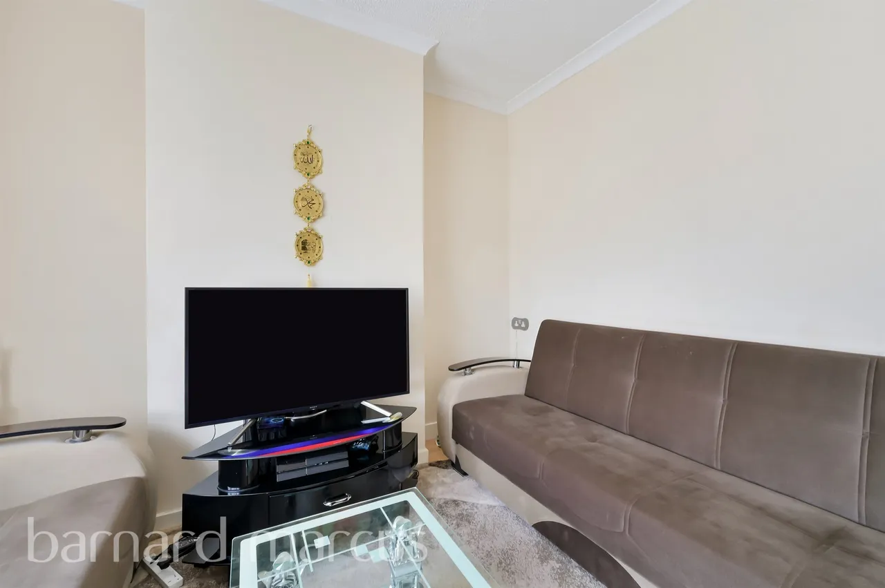 Central Road, Morden, photo 2