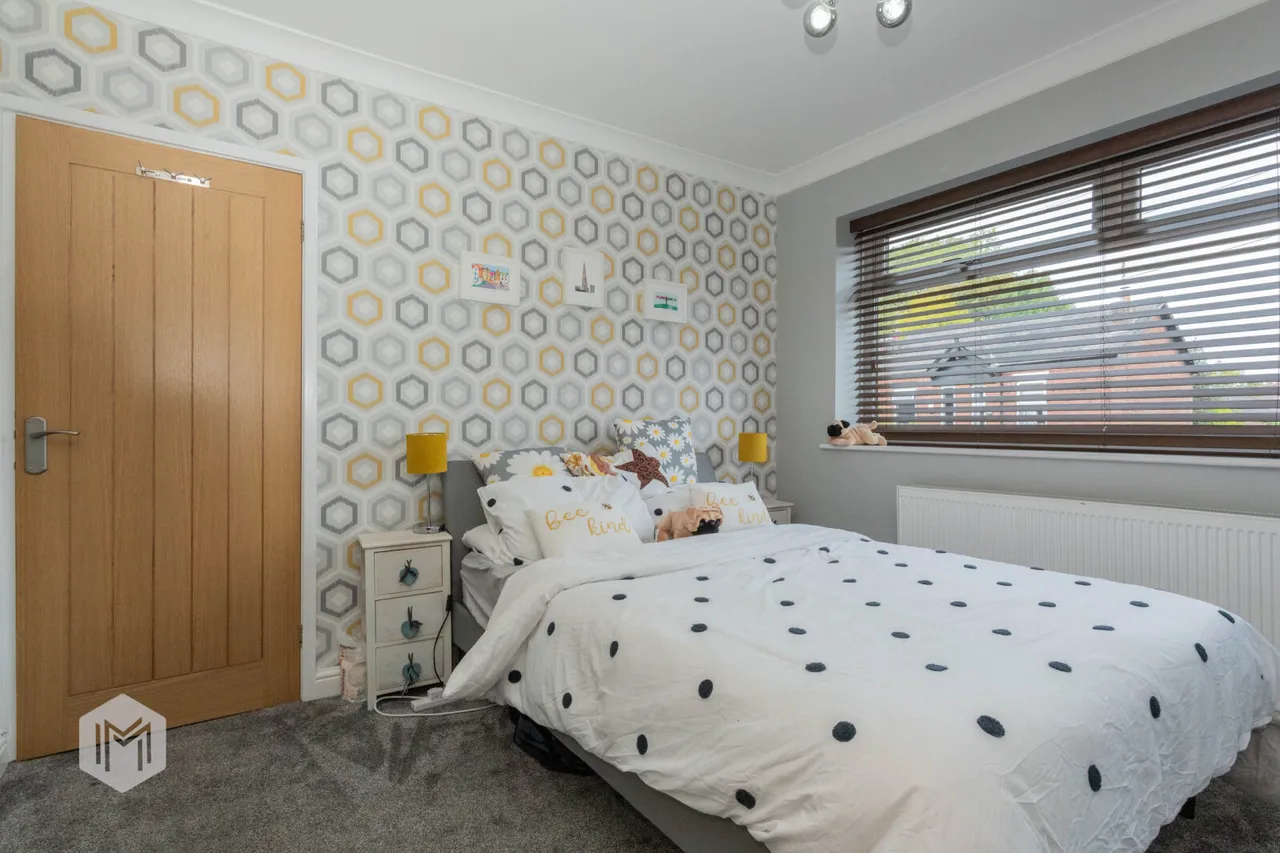 Ringlow Park Road, Swinton, Manchester, M27 0HA, photo 8