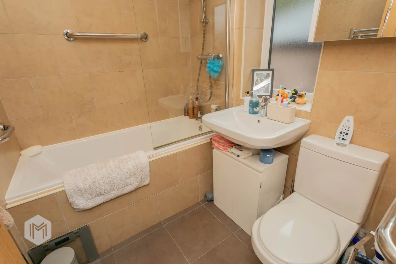 Ringlow Park Road, Swinton, Manchester, M27 0HA, photo 14
