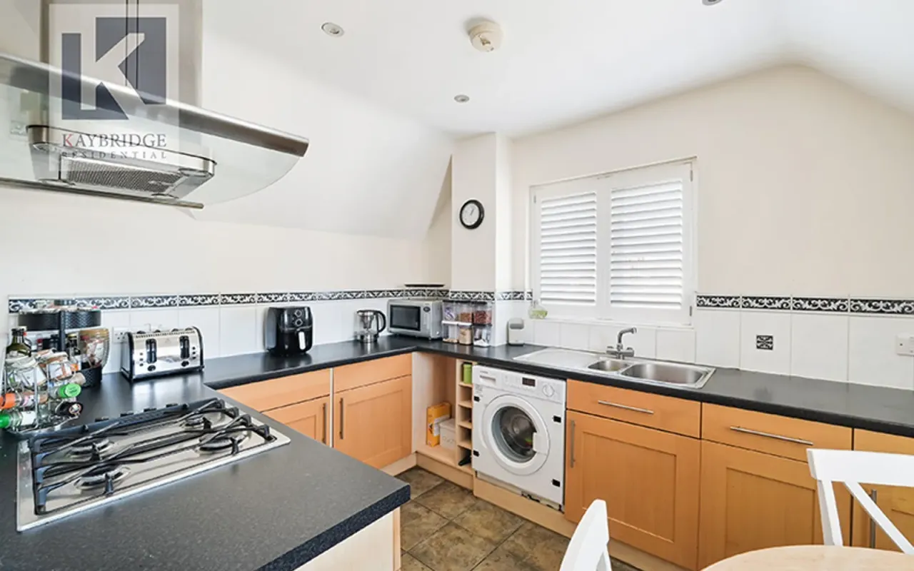 East Street, St. Georges Court, KT17, photo 2