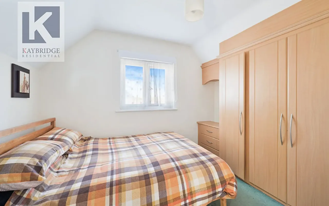 East Street, St. Georges Court, KT17, photo 4