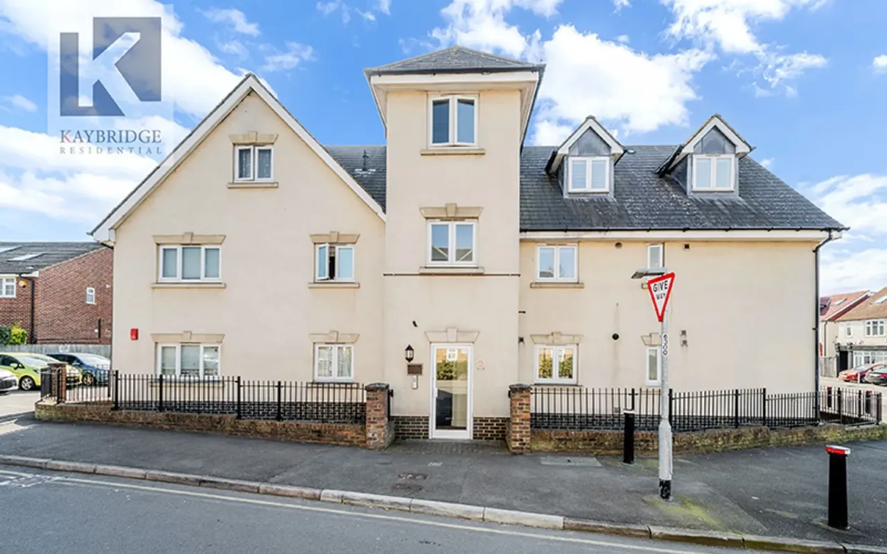 East Street, St. Georges Court, KT17, photo 9