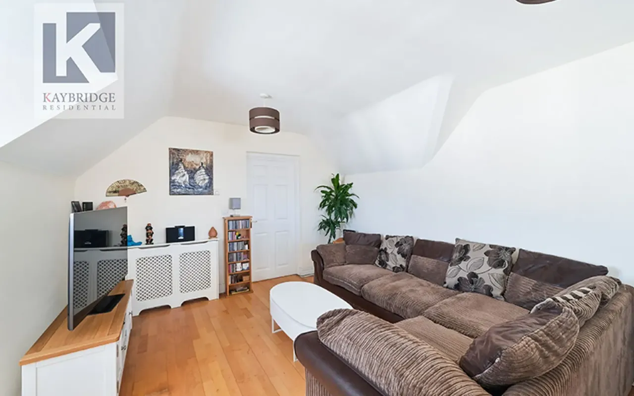 East Street, St. Georges Court, KT17, photo 7