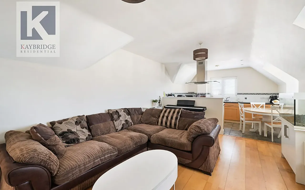 East Street, St. Georges Court, KT17, photo 6