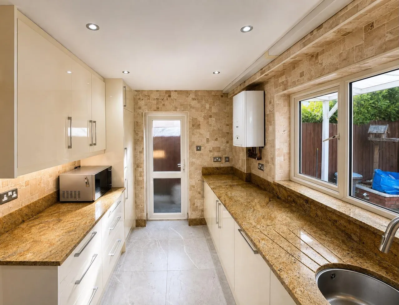Lambs Lane South, Rainham, RM13, photo 7