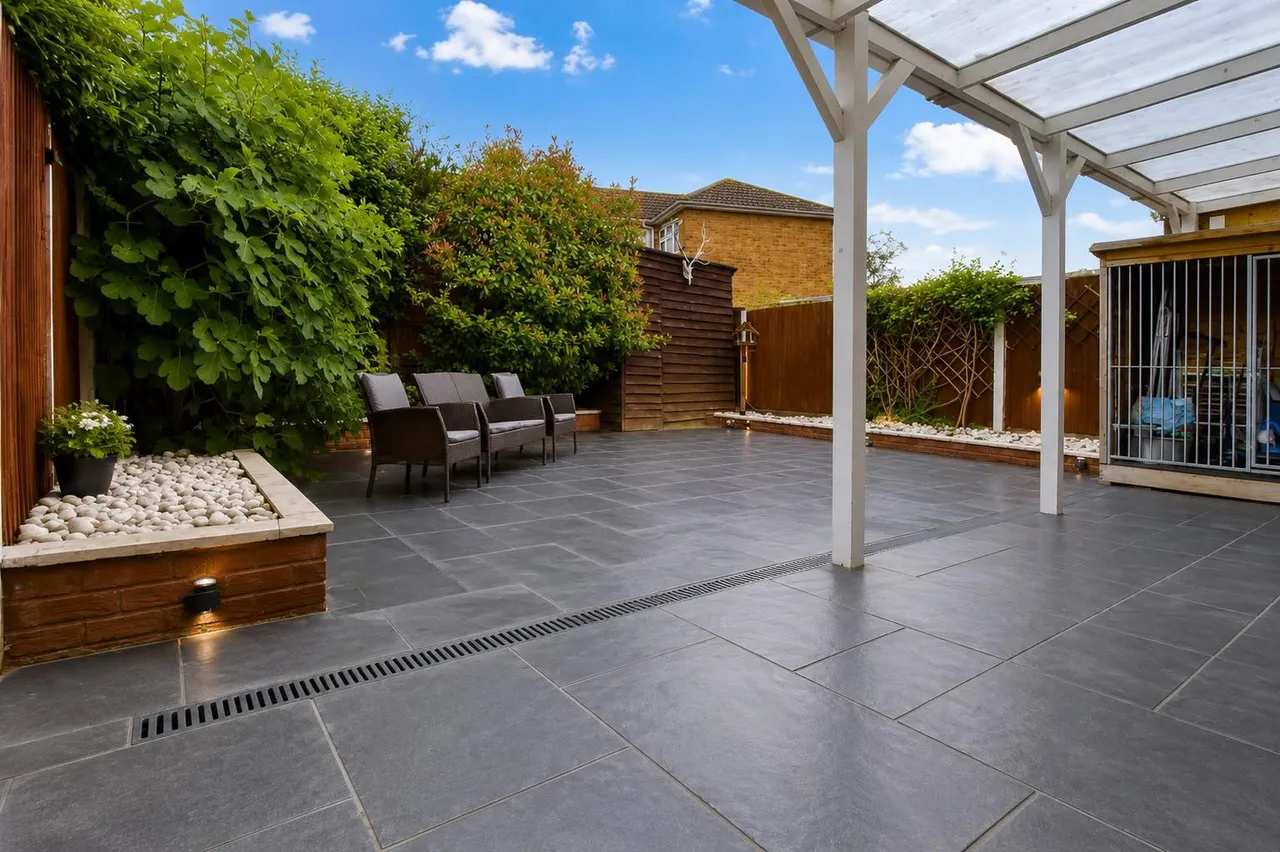 Lambs Lane South, Rainham, RM13, photo 24