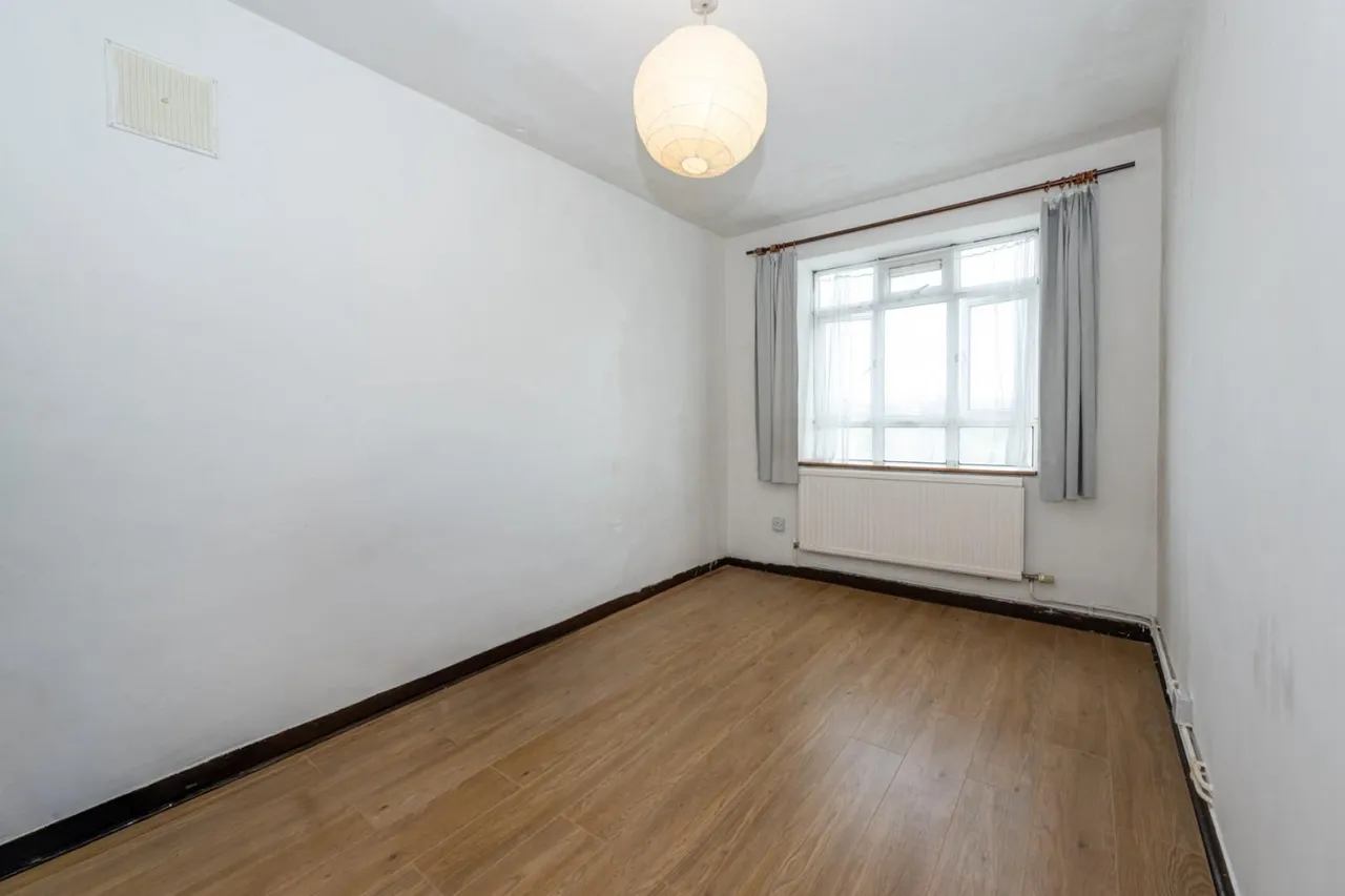 Champlain House, White City Estate, W12, photo 7
