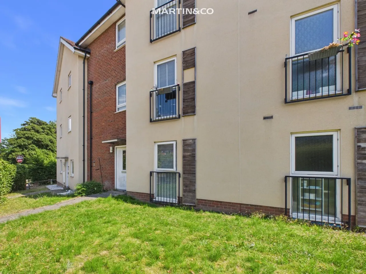 Gibson Drive, Bracknell, photo 11