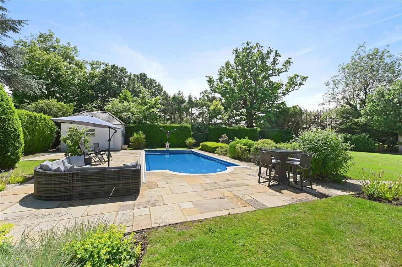 Kentish Lane, Brookmans Park, Hertfordshire, AL9 6JY, photo 37