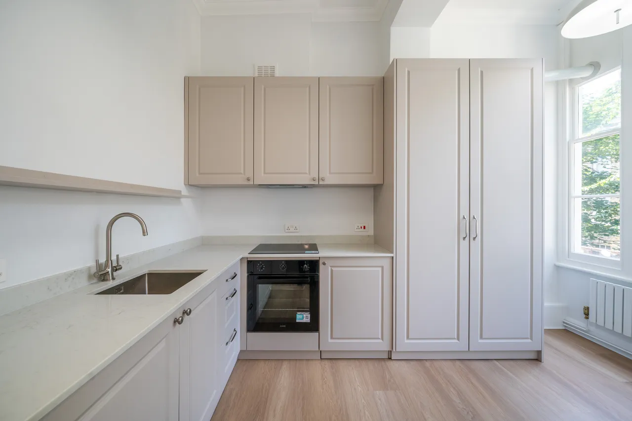 Claverton Street, London, SW1V, photo 3