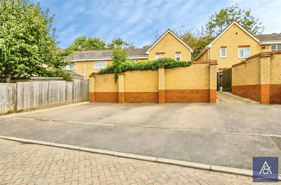 Field View, Brackley, NN13, photo 17