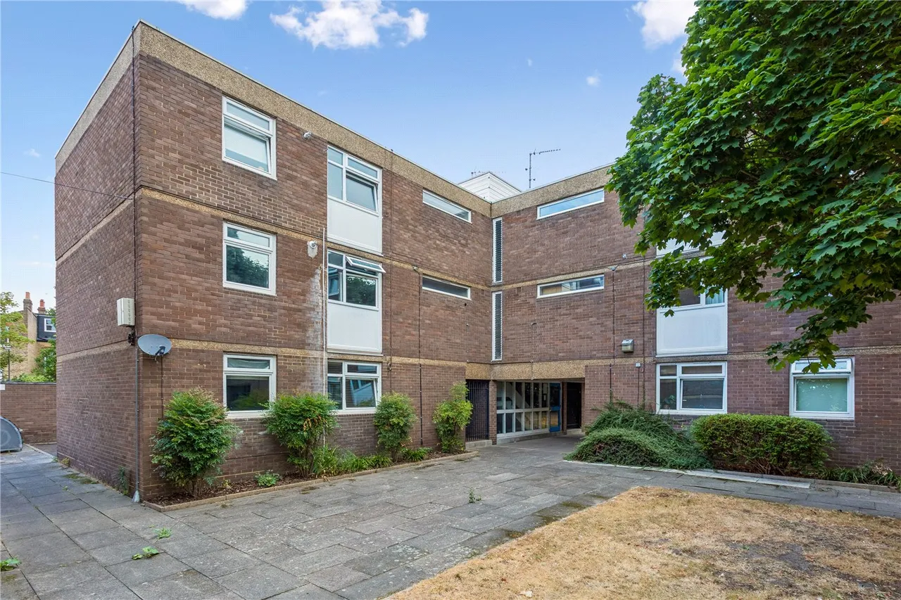 Childebert Road, London, SW17, photo 10