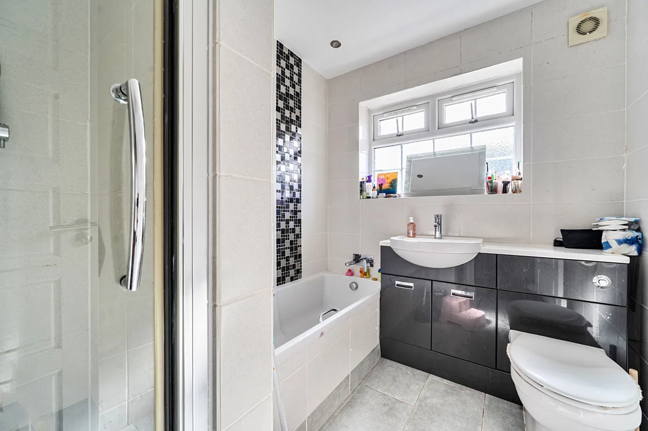 Henley Gardens, Pinner, HA5, photo 6
