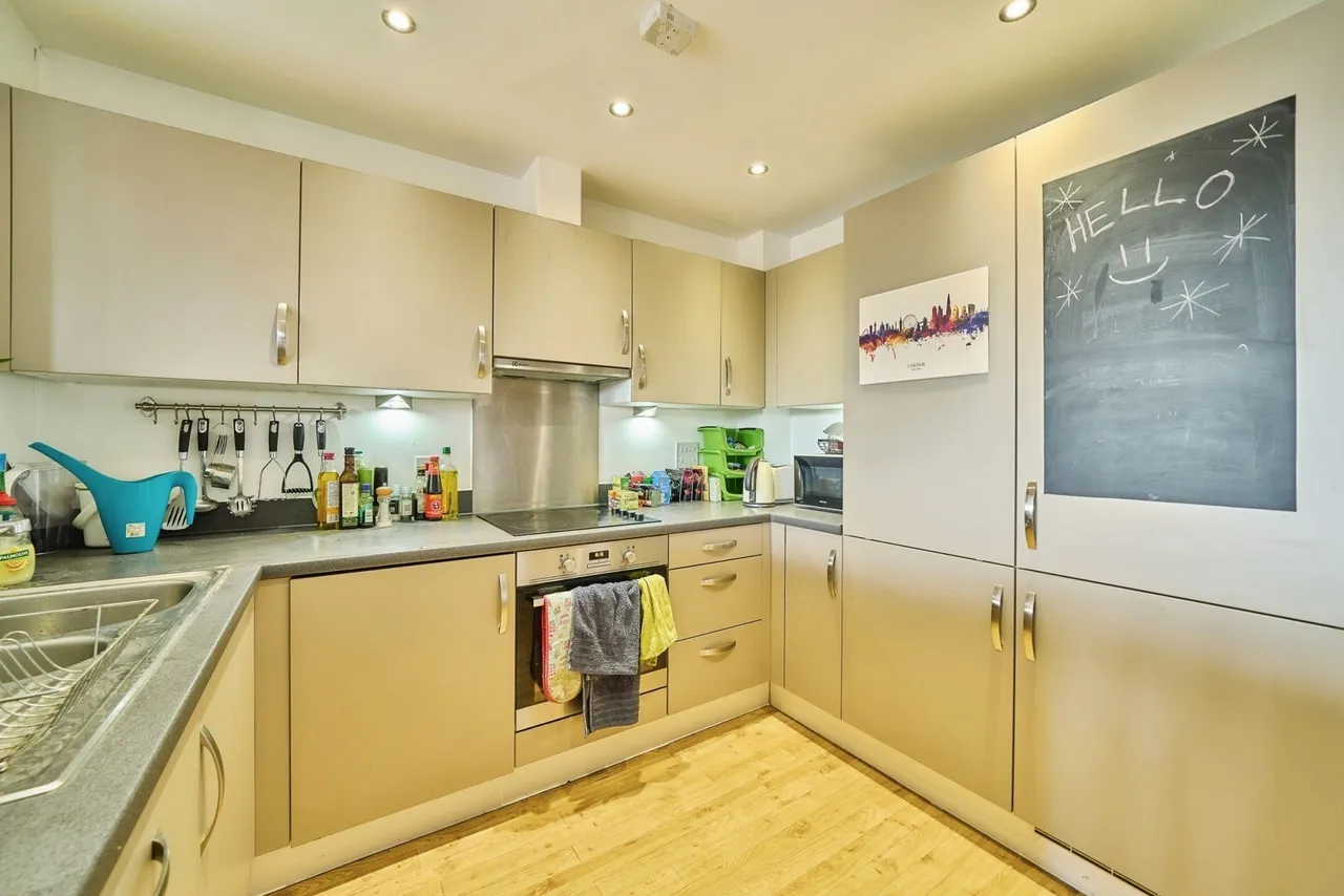 Fords Park Road, London, E16, photo 8