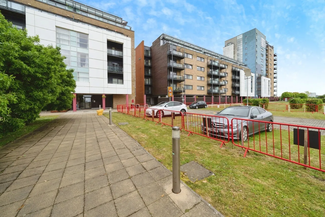 Jones Point, Ferry Court, Cardiff, South Glamorgan, CF11, photo 16