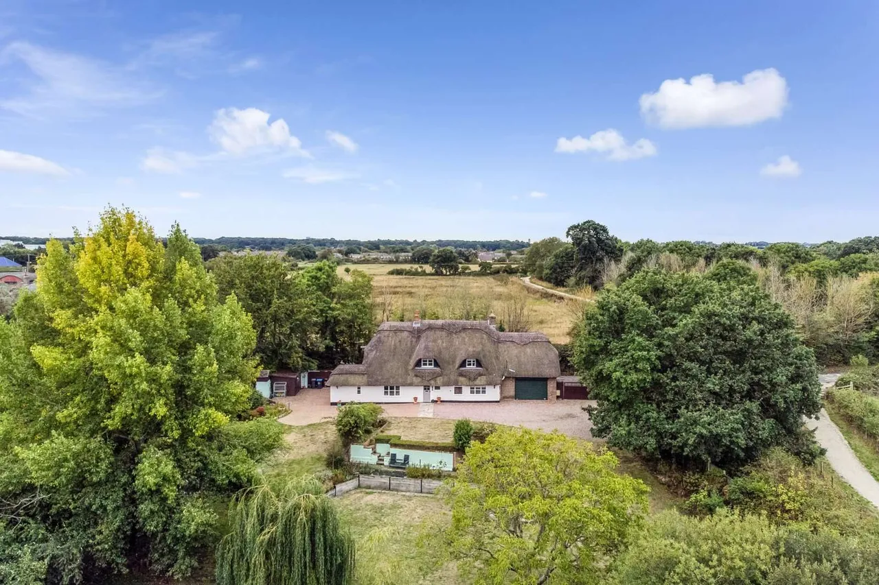 Throop Road, Bournemouth, BH8, photo 2