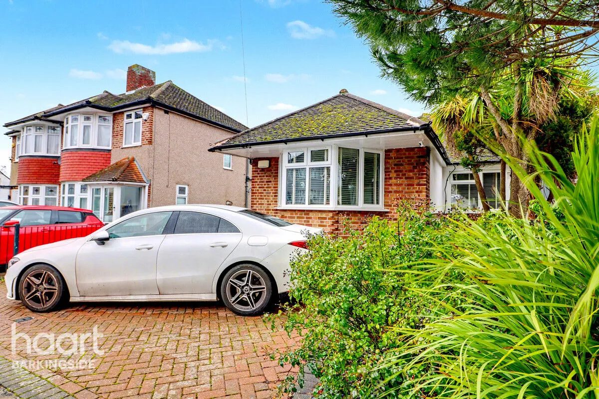Caterham Avenue, Clayhall, IG5, photo 22
