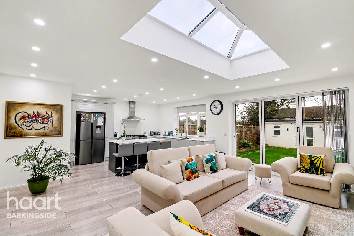 Caterham Avenue, Clayhall, IG5, photo 2