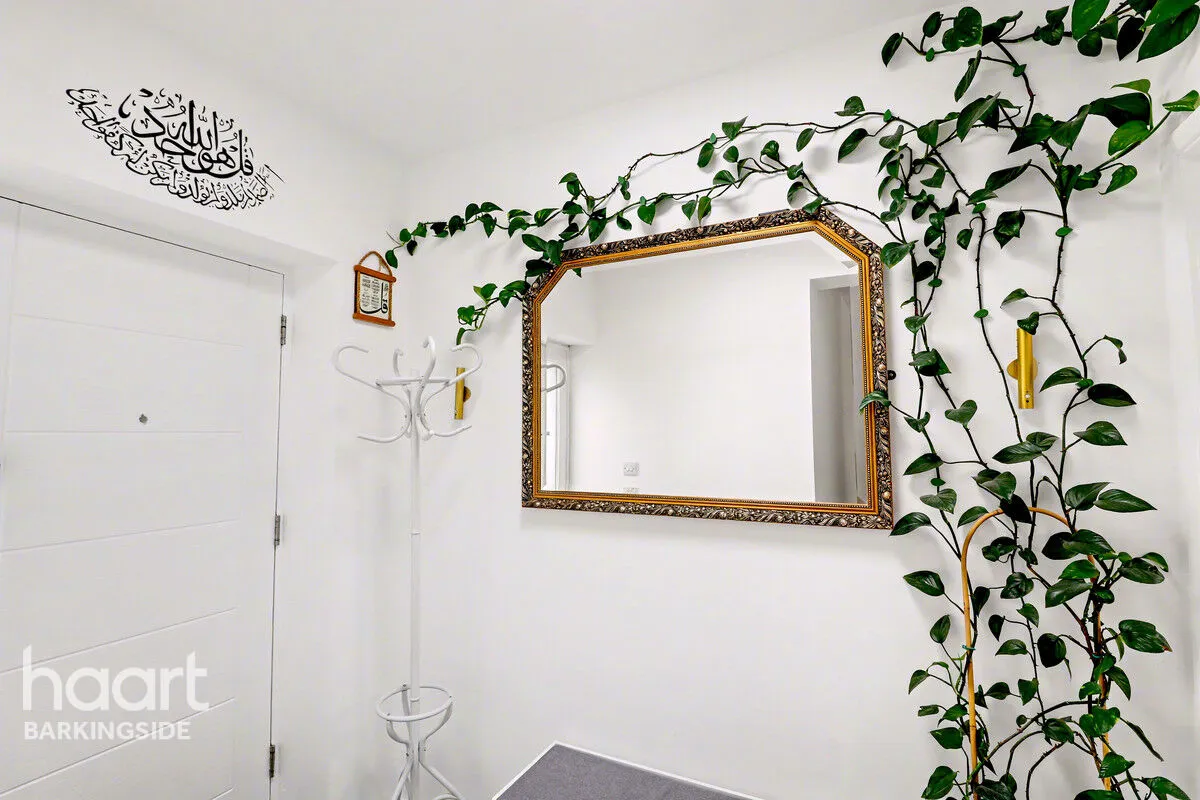 Caterham Avenue, Clayhall, IG5, photo 7
