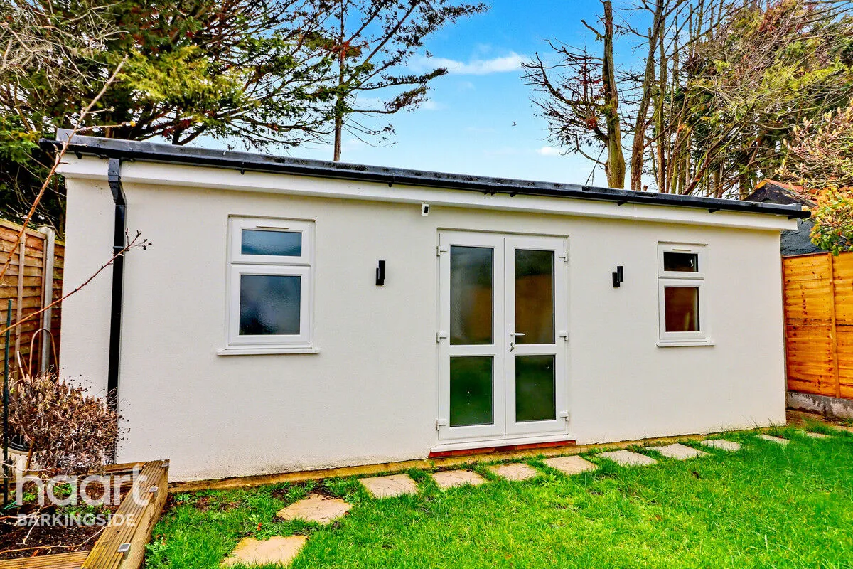 Caterham Avenue, Clayhall, IG5, photo 19