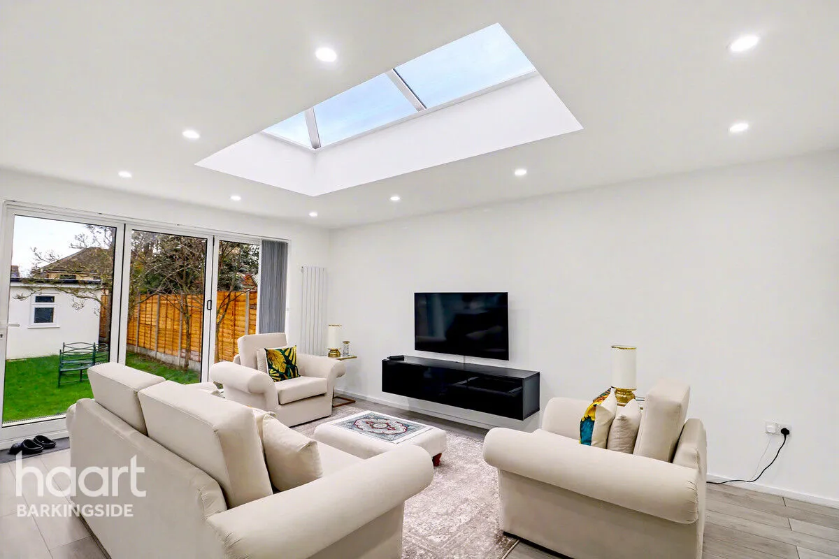Caterham Avenue, Clayhall, IG5, photo 4