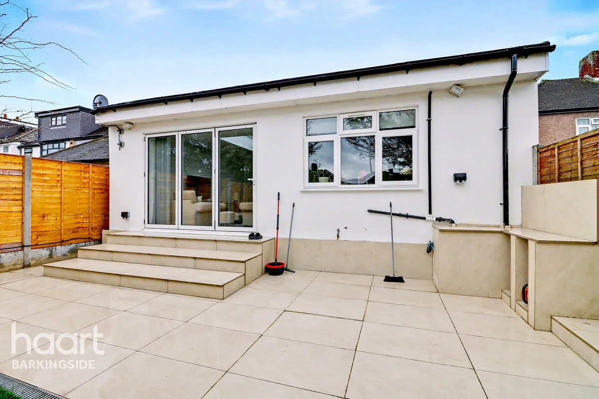 Caterham Avenue, Clayhall, IG5, photo 20