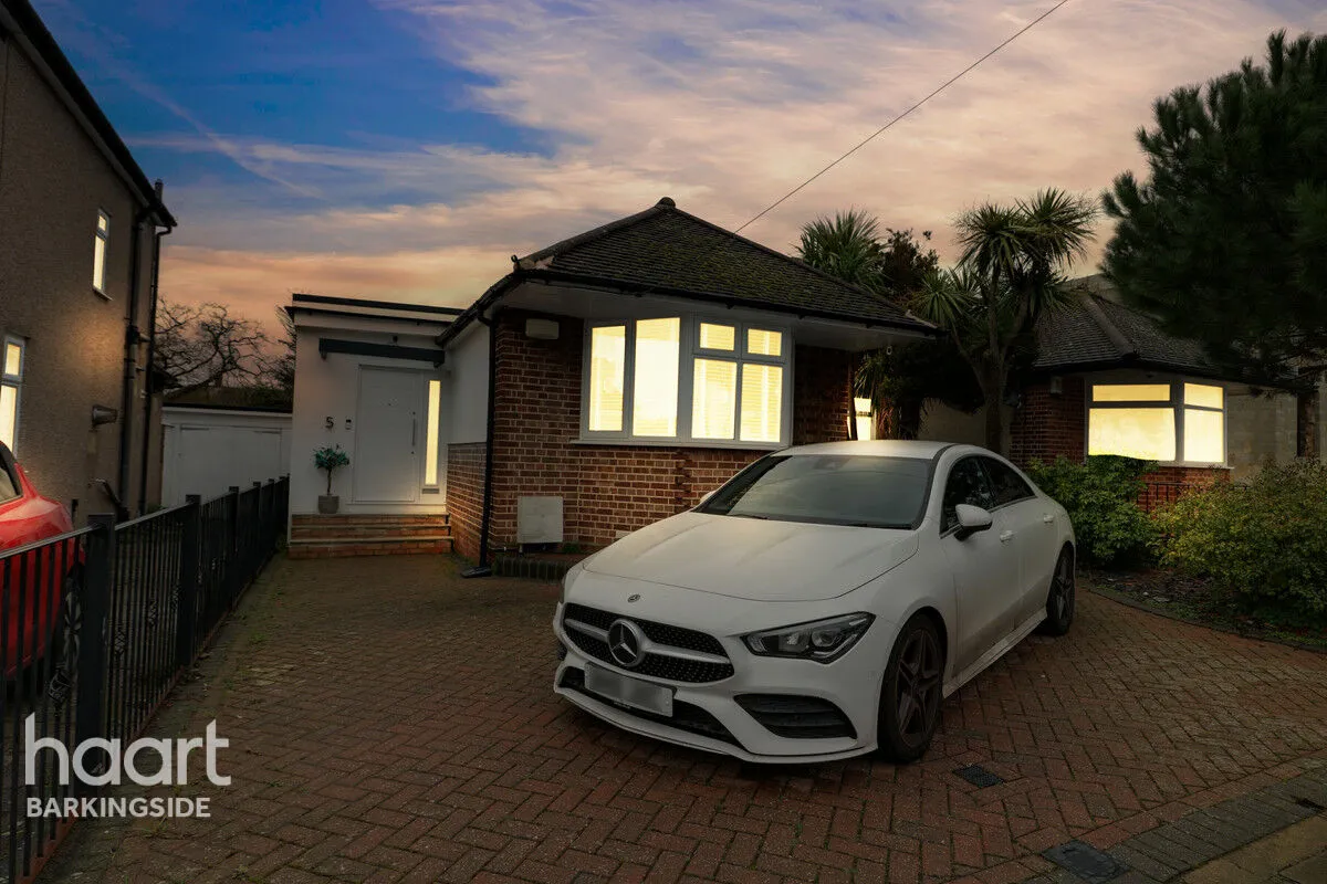 Caterham Avenue, Clayhall, IG5, photo 23