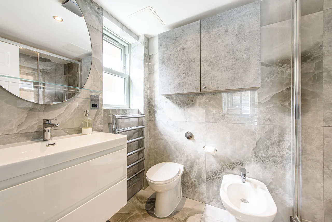 London, NW3, photo 12