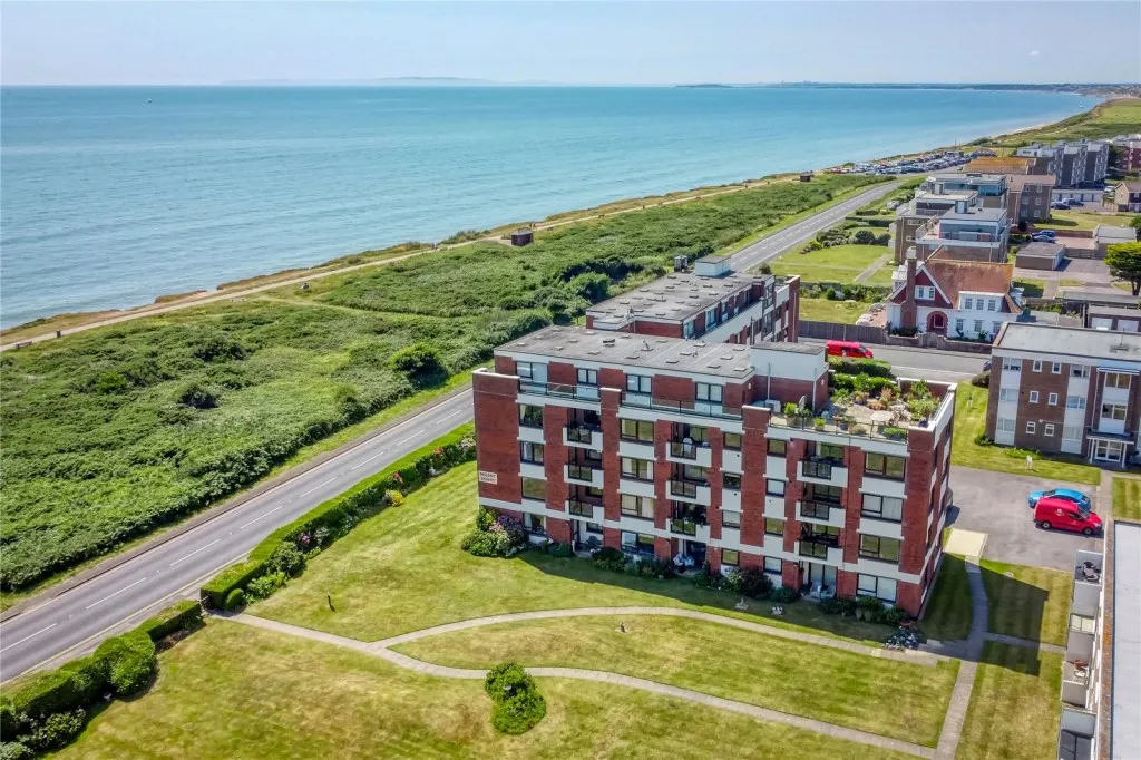 Cornwallis Road, Lymington, photo 16