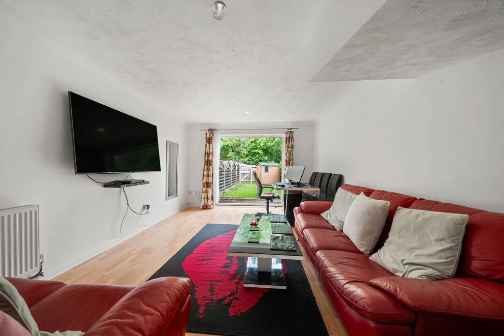 Friars Way, Chertsey KT16 8PW, photo 4