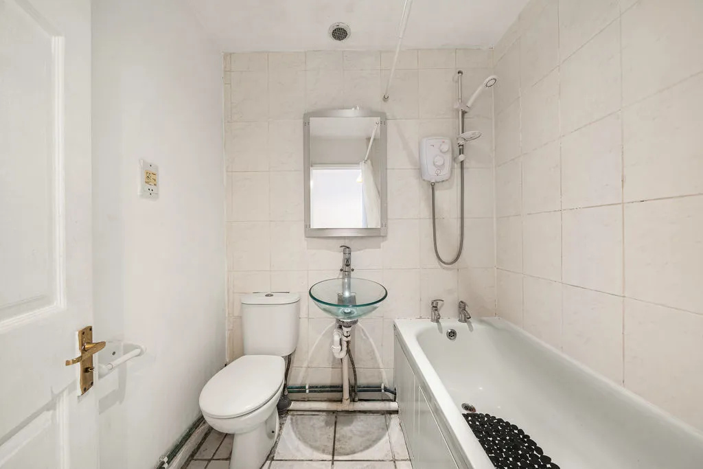 Friars Way, Chertsey KT16 8PW, photo 10