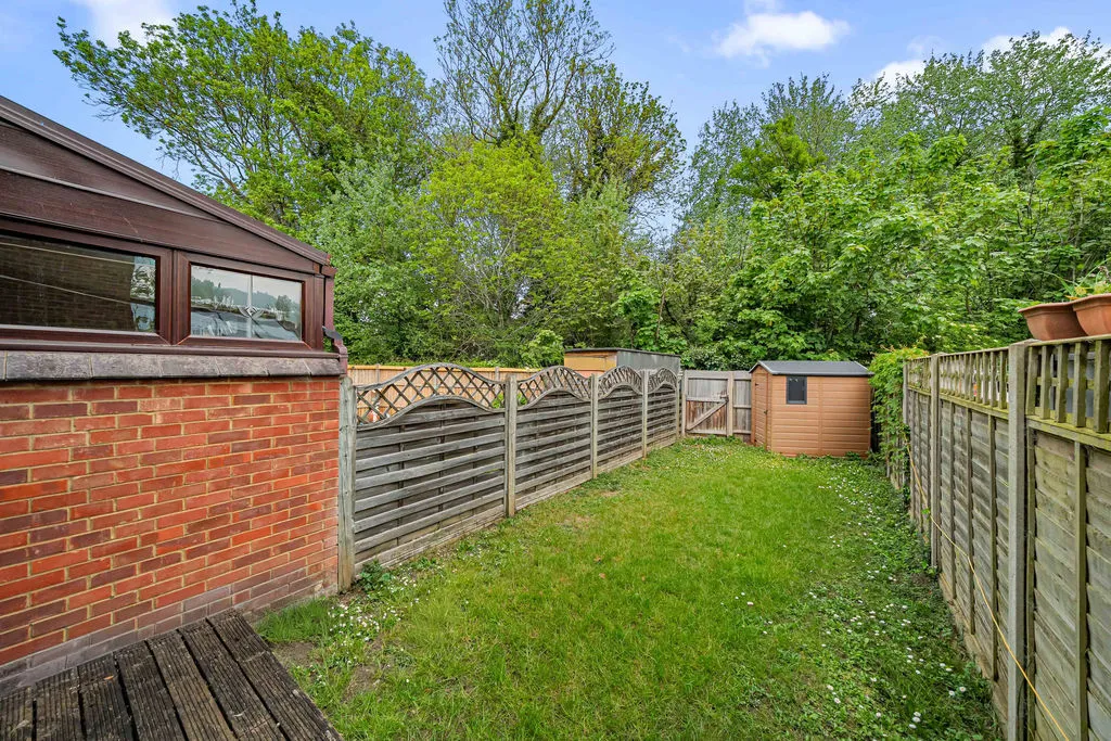 Friars Way, Chertsey KT16 8PW, photo 12