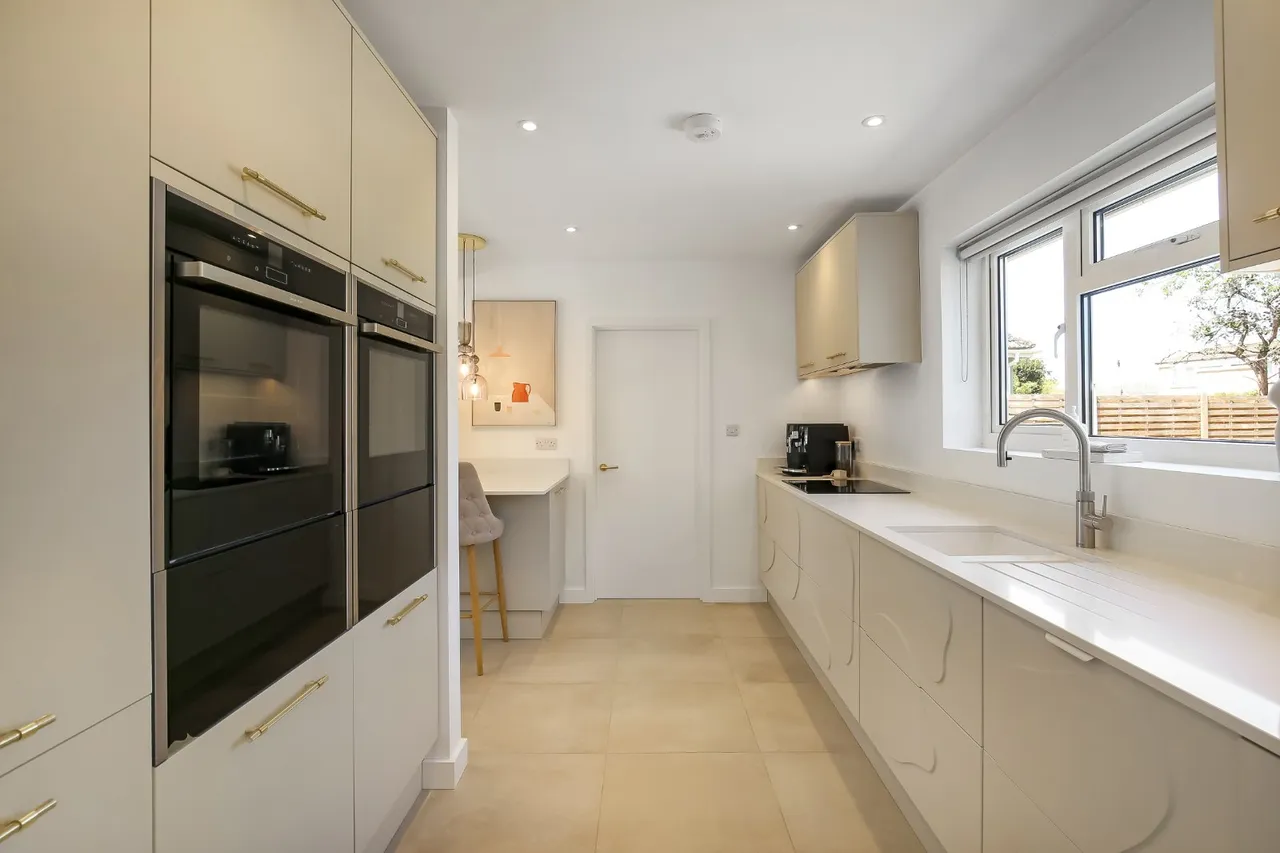 Bulbridge Road, Wilton, Salisbury, Wiltshire, SP2 0LE, photo 5
