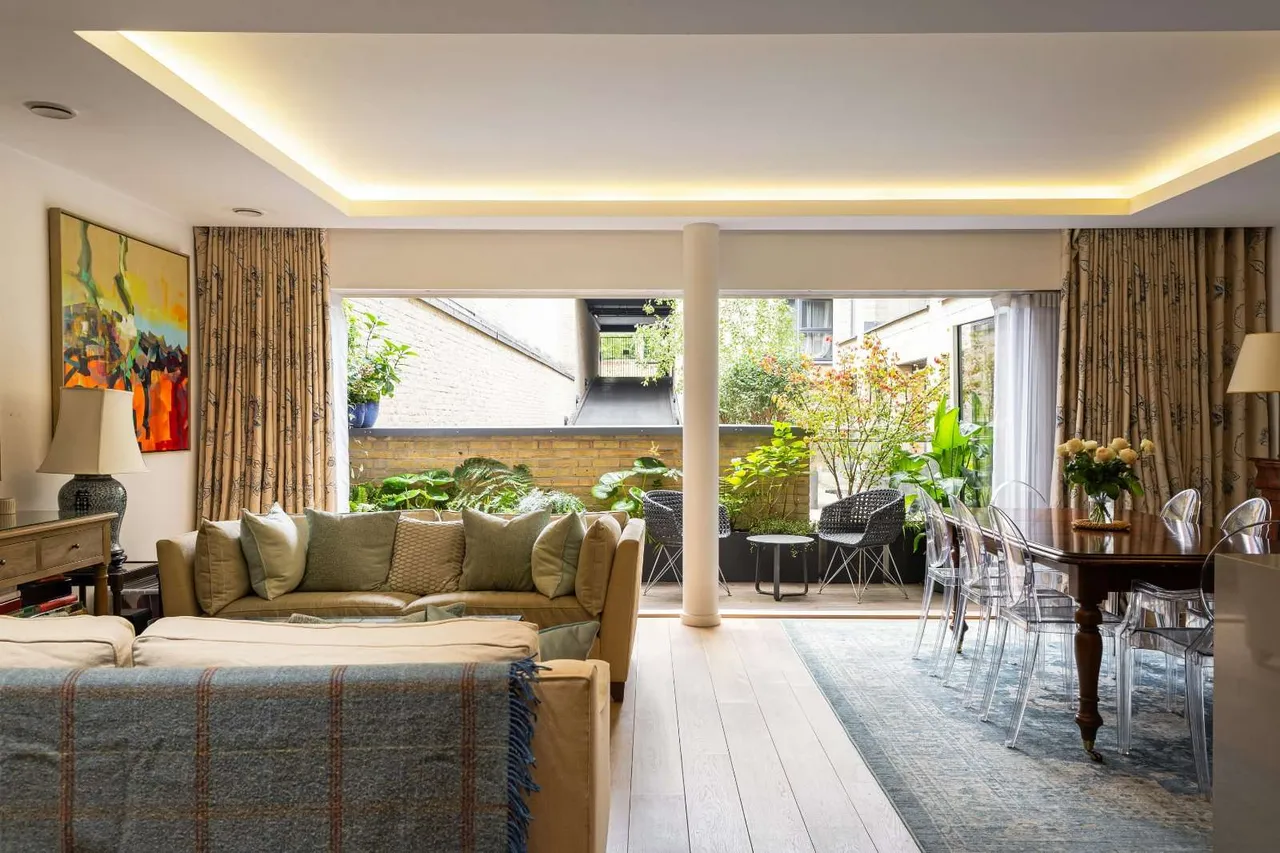 2 bed flat for sale, Farm Lane, Fulham, SW6