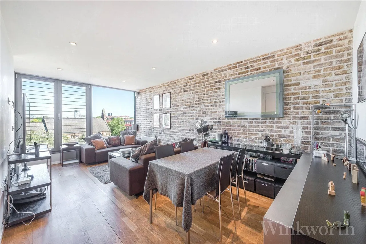 2 bed flat to rent, Arklow Road, London, SE14