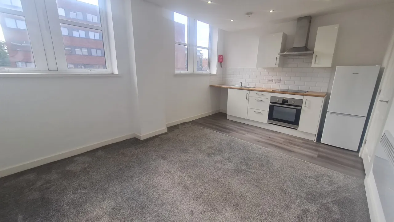 Thornhill Street, Wakefield, WF1, photo 3