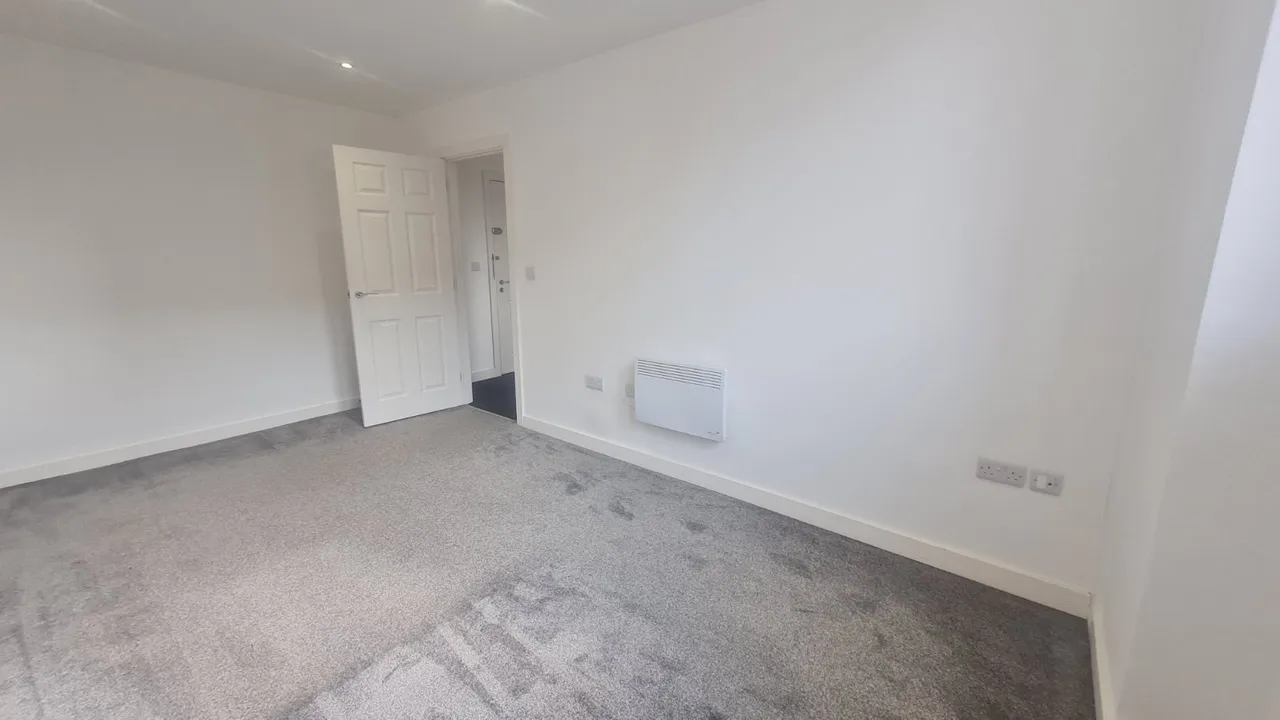 Thornhill Street, Wakefield, WF1, photo 8
