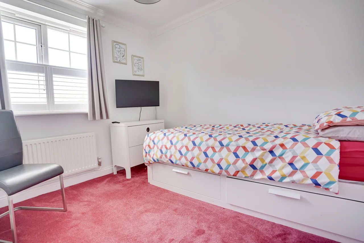 Luxford Place, Sawbridgeworth, CM21, photo 13