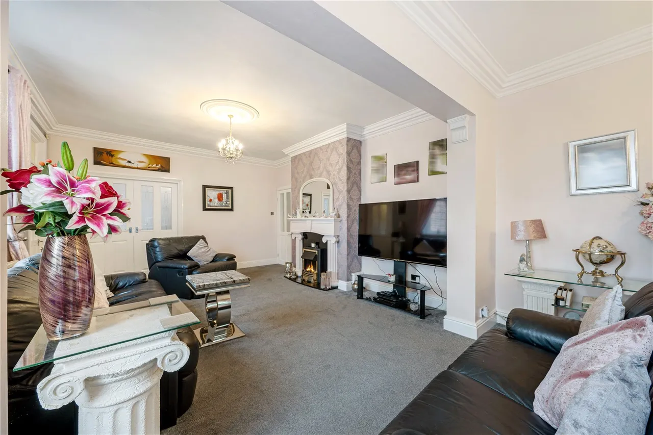 Barrowby Lane, Garforth, photo 7