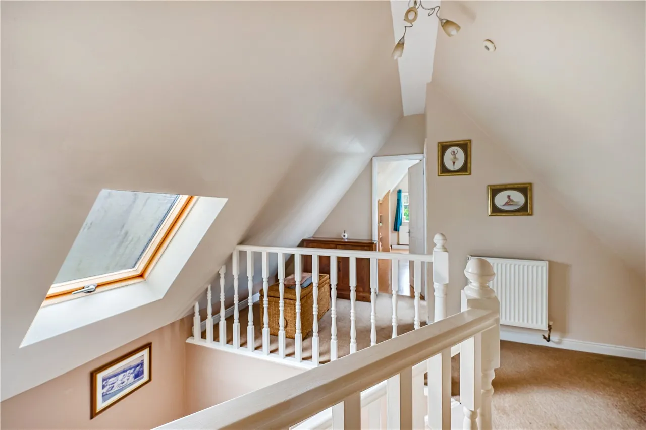 Barrowby Lane, Garforth, photo 16